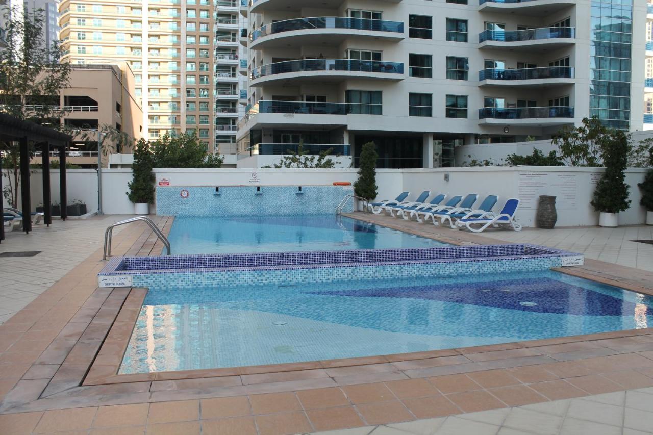 Newly Furnished One Bedroom Apartment Next To Metro & Beach In Marina Residence Dubái Exterior foto