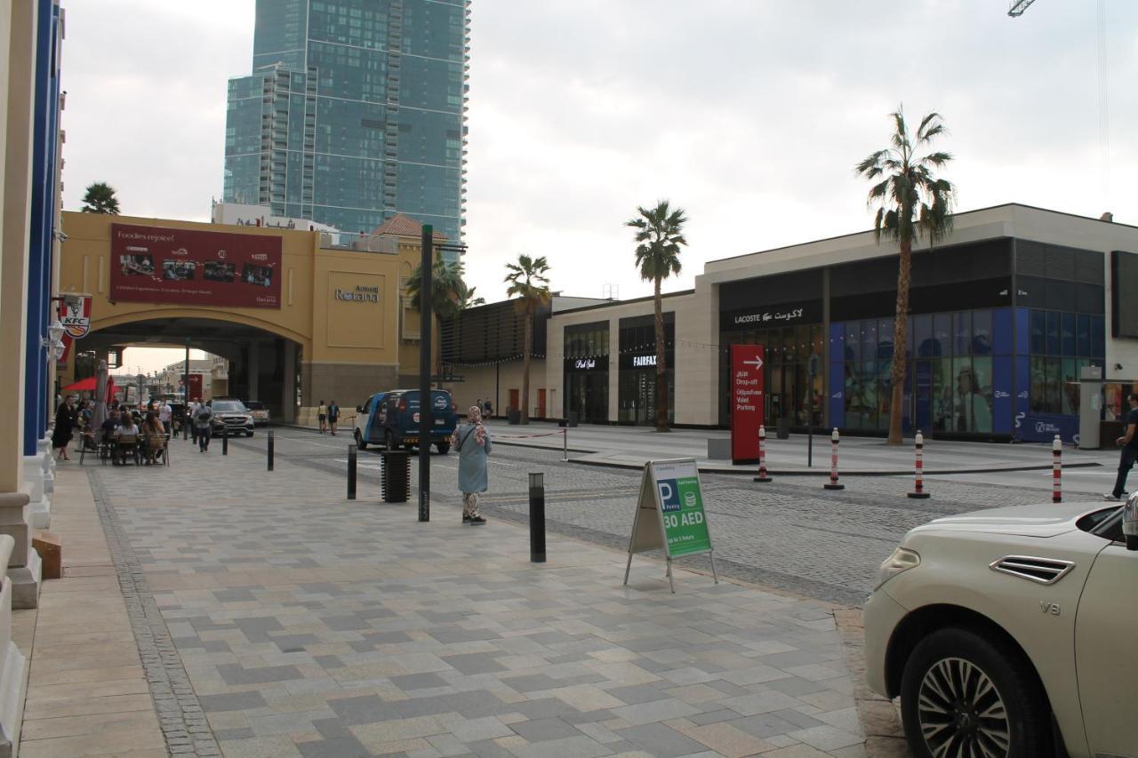 Newly Furnished One Bedroom Apartment Next To Metro & Beach In Marina Residence Dubái Exterior foto